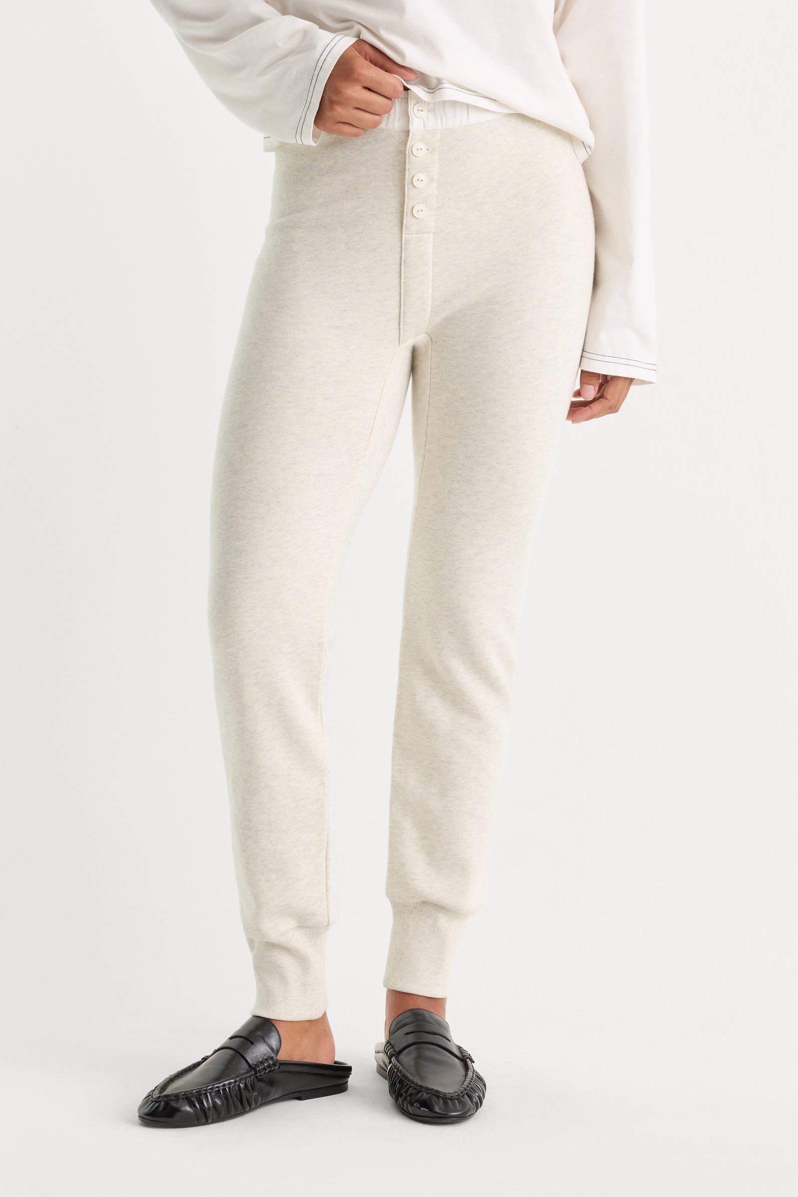 THE FRENCH TERRY BUTTON FRONT LEGGING | OATMEAL HEATHER-2 | GOOD AMERICAN | MODEL