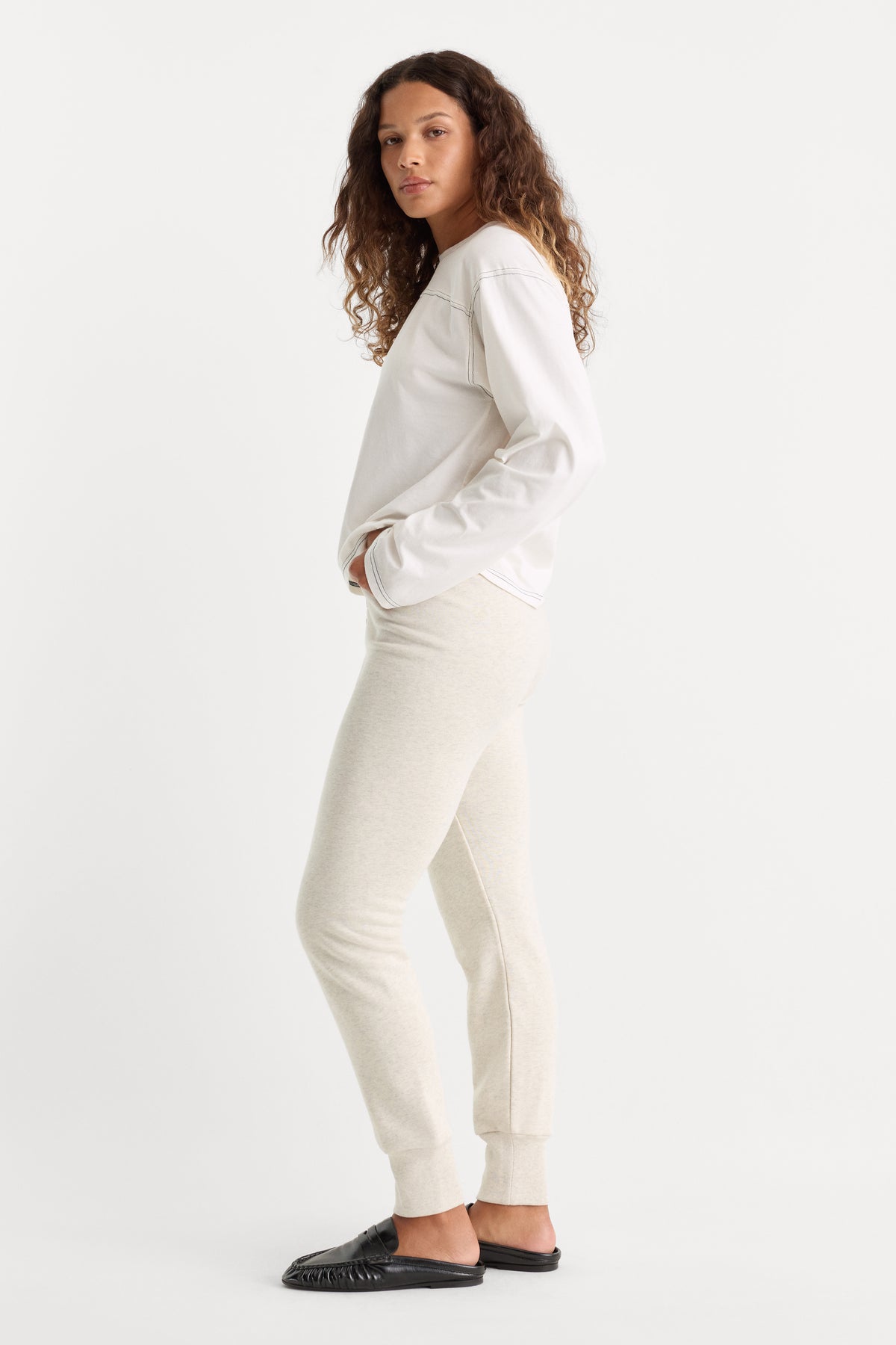 THE FRENCH TERRY BUTTON FRONT LEGGING | OATMEAL HEATHER-3 | GOOD AMERICAN | MODEL