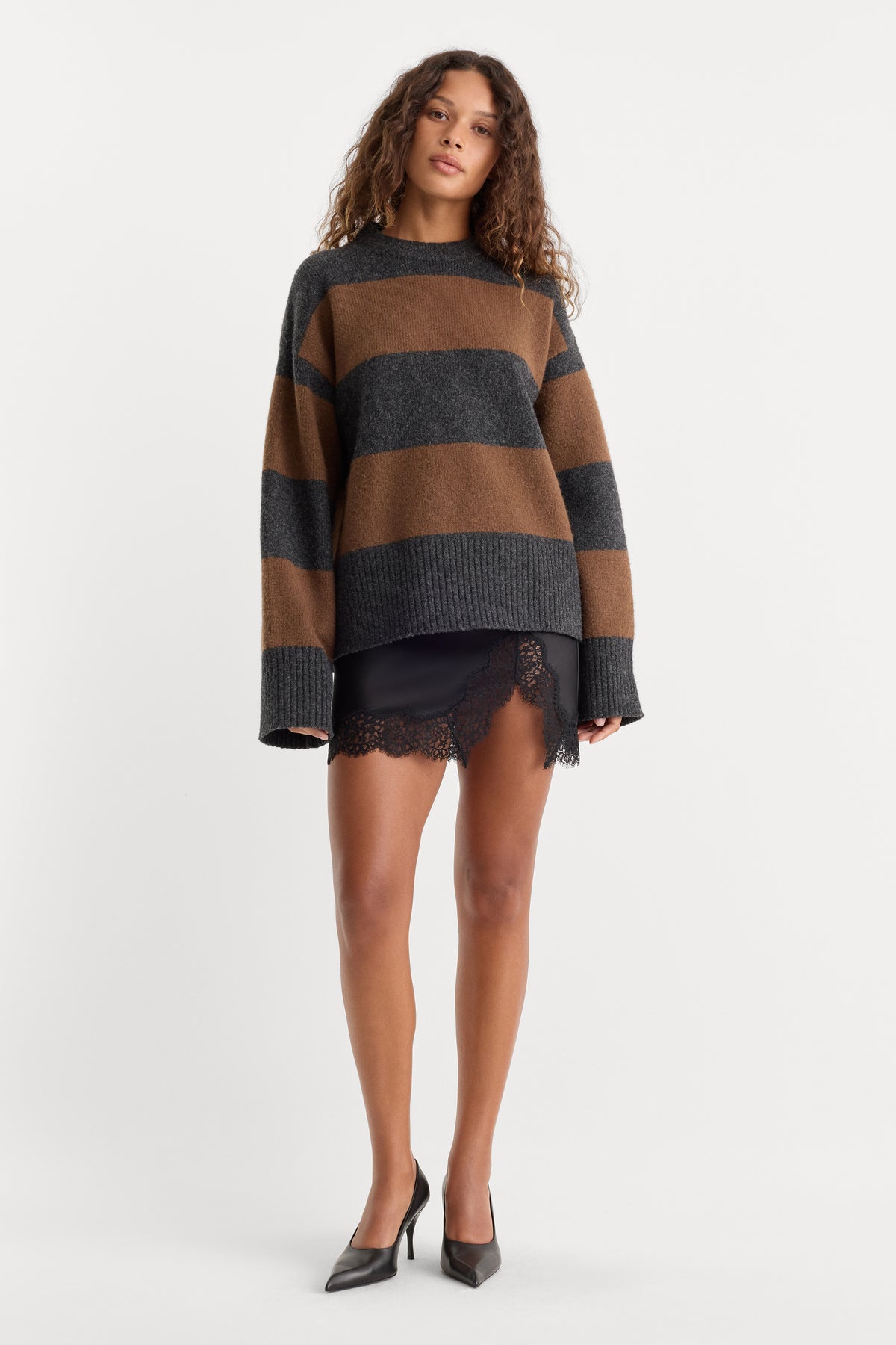 THE OVERSIZED CREW SWEATER | CHARCOAL BROWN STRIPE-3 | GOOD AMERICAN | MODEL