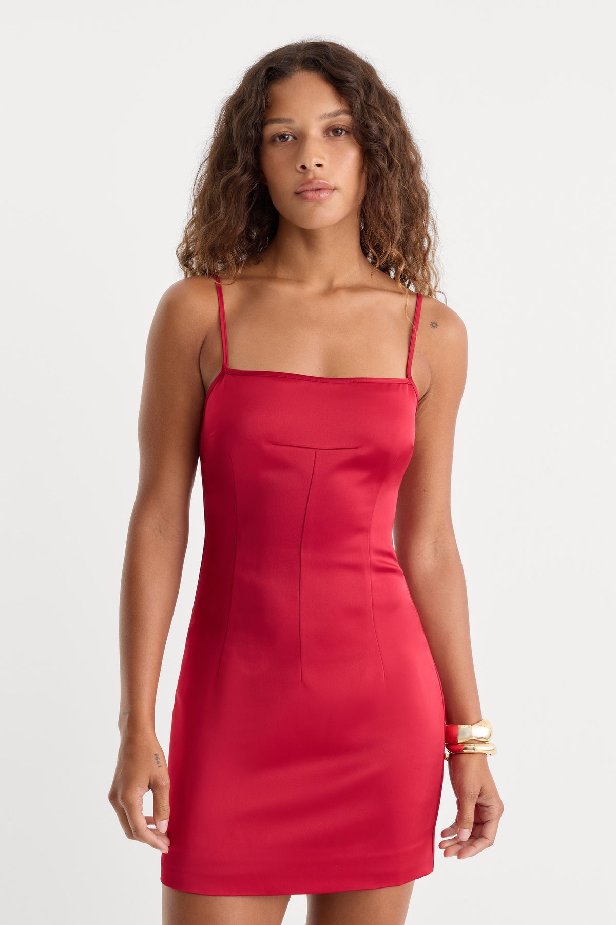 THE FLUID SATIN DRESS | CARMINE-3 | GOOD AMERICAN | MODEL_A