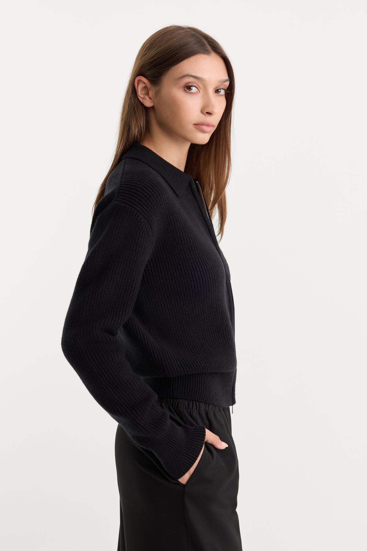 THE ZIP UP POLO CARDIGAN | BLACK001-4 | GOOD AMERICAN | MODEL_A