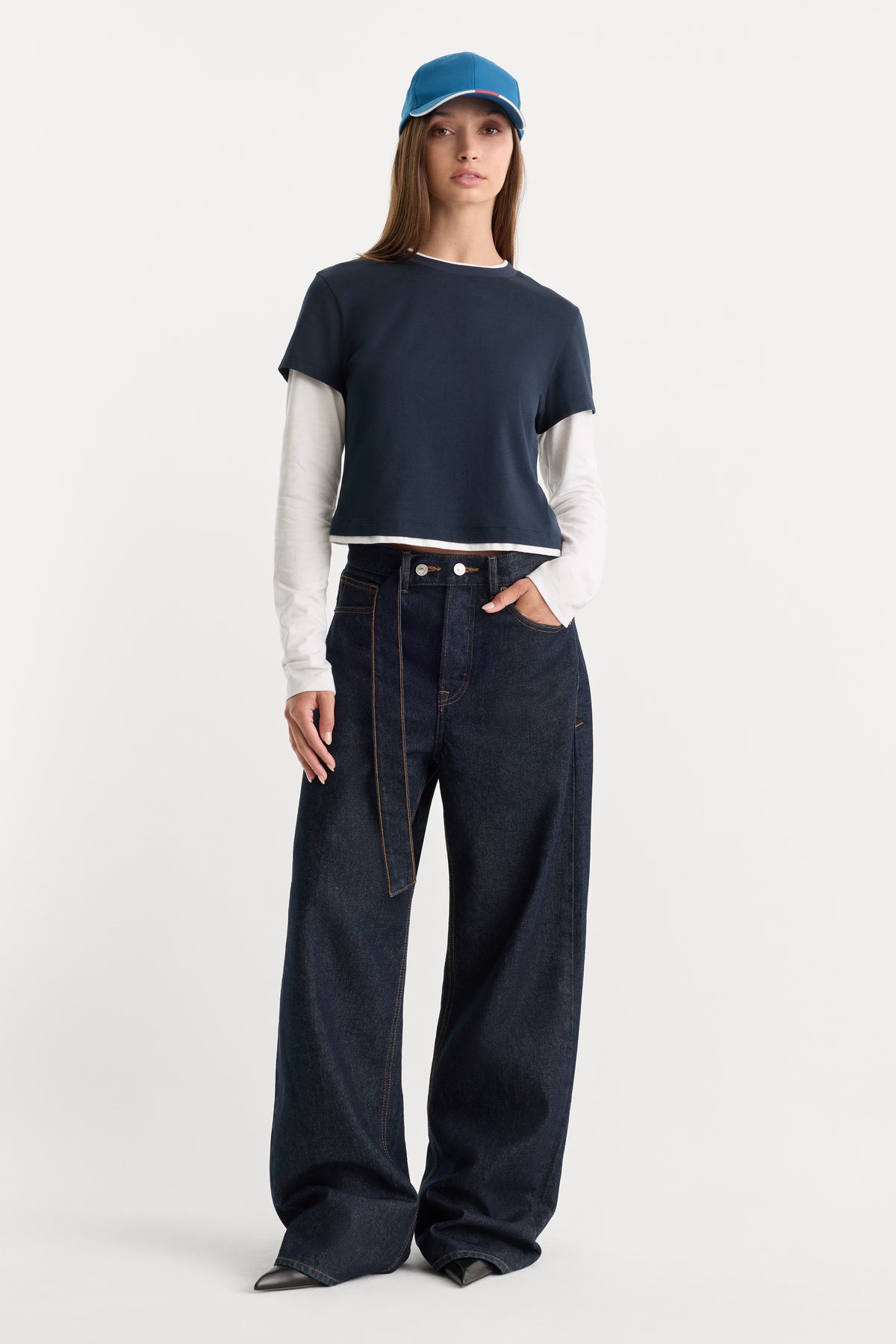THE COMBO LAYERED TEE | NAVY WITH CHALK-3 | GOOD AMERICAN | MODEL