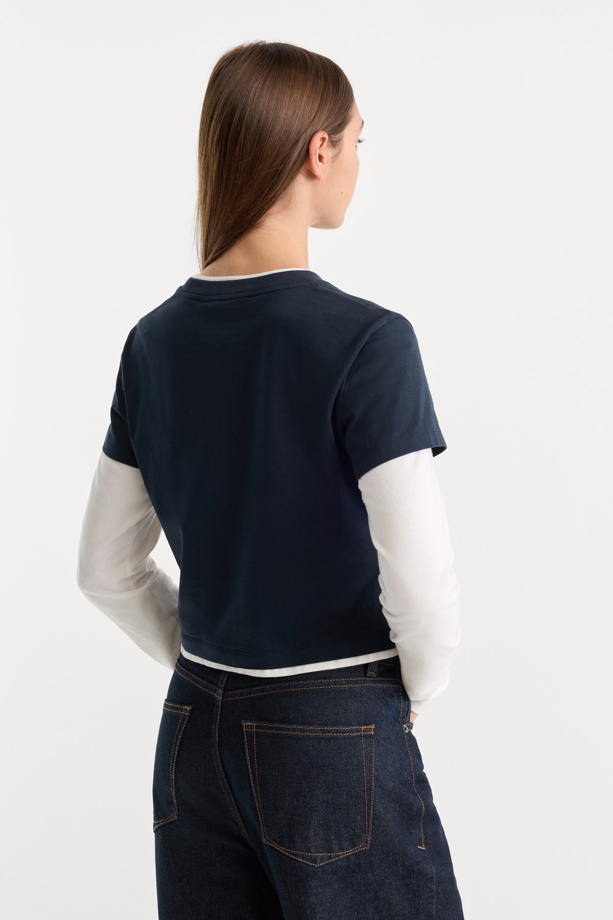 THE COMBO LAYERED TEE | NAVY WITH CHALK-5 | GOOD AMERICAN | MODEL