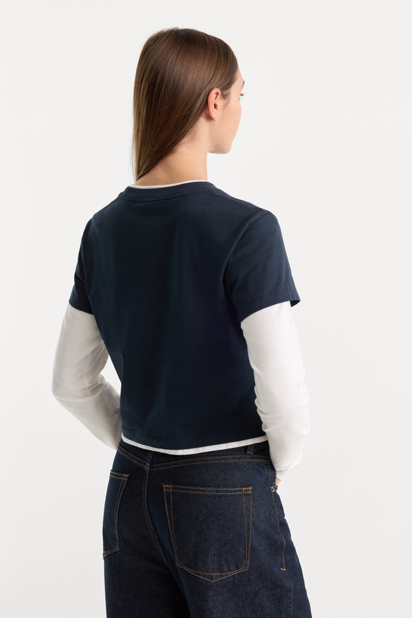 THE COMBO LAYERED TEE | NAVY WITH CHALK-5 | GOOD AMERICAN | MODEL