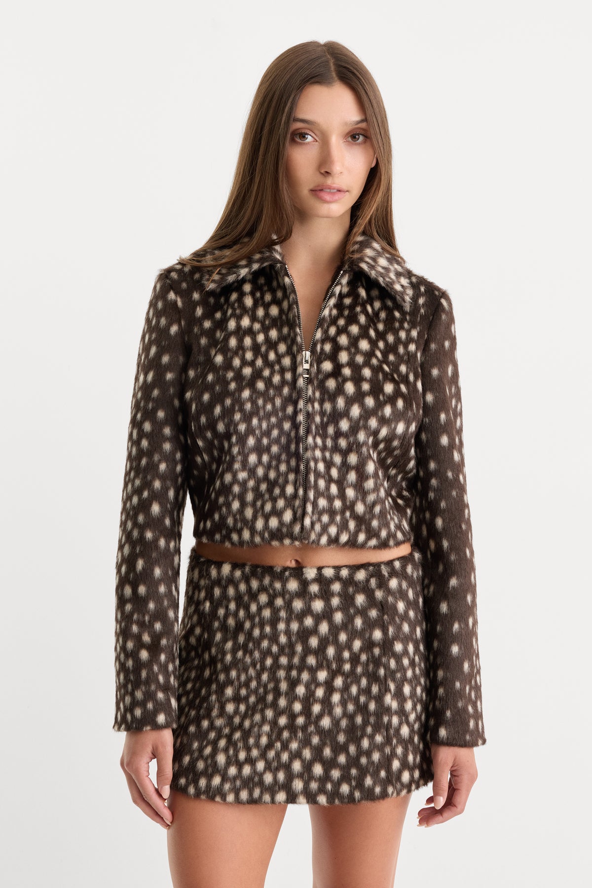 THE PONYHAIR SWING JACKET | DEEP CHOCOLATE FAWN-2 | GOOD AMERICAN | MODEL