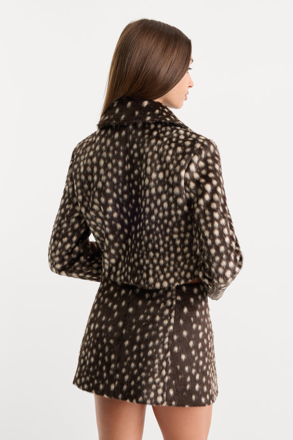 THE PONYHAIR SWING JACKET | DEEP CHOCOLATE FAWN-6 | GOOD AMERICAN | MODEL
