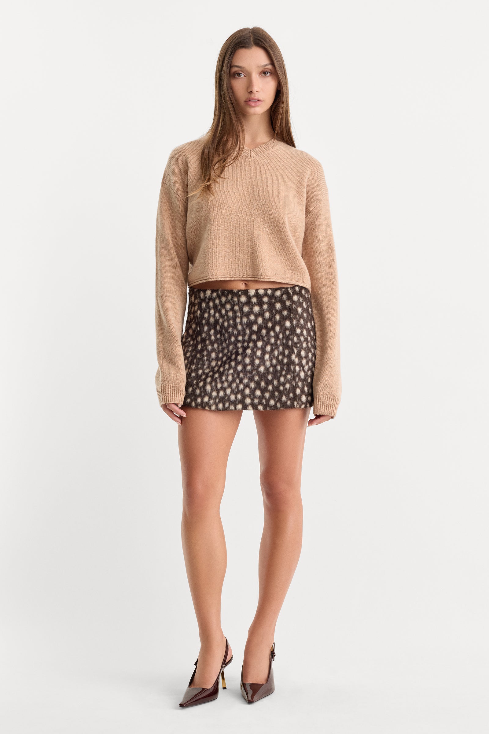 THE PONYHAIR SKIRT | DEEP CHOCOLATE FAWN-3 | GOOD AMERICAN | MODEL
