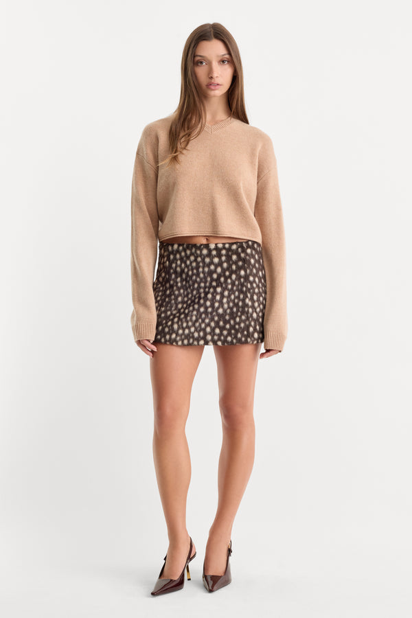 THE PONYHAIR SKIRT | DEEP CHOCOLATE FAWN-3 | GOOD AMERICAN | MODEL