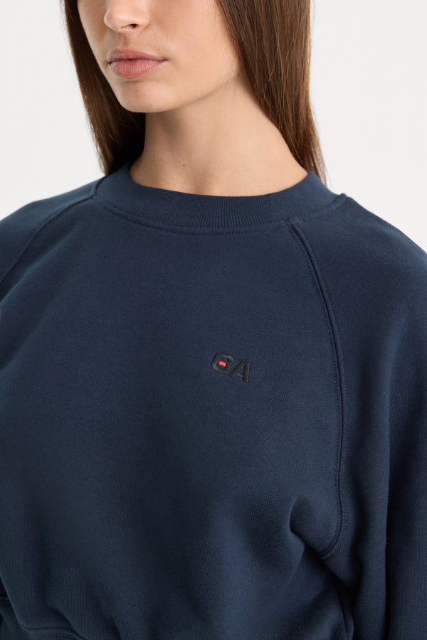 THE FRENCH TERRY RAGLAN SWEATSHIRT | NEW NAVY002-2 | GOOD AMERICAN | MODEL_A