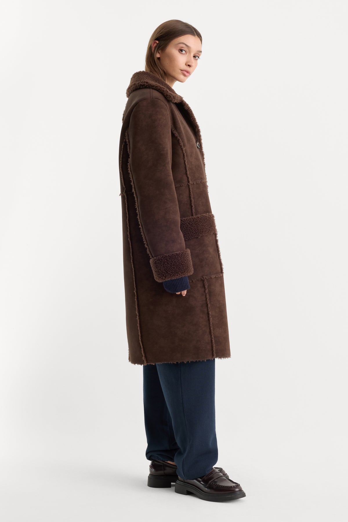 THE FAUX SHEARLING LONG COAT | DEEP CHOCOLATE-3 | GOOD AMERICAN | MODEL_A