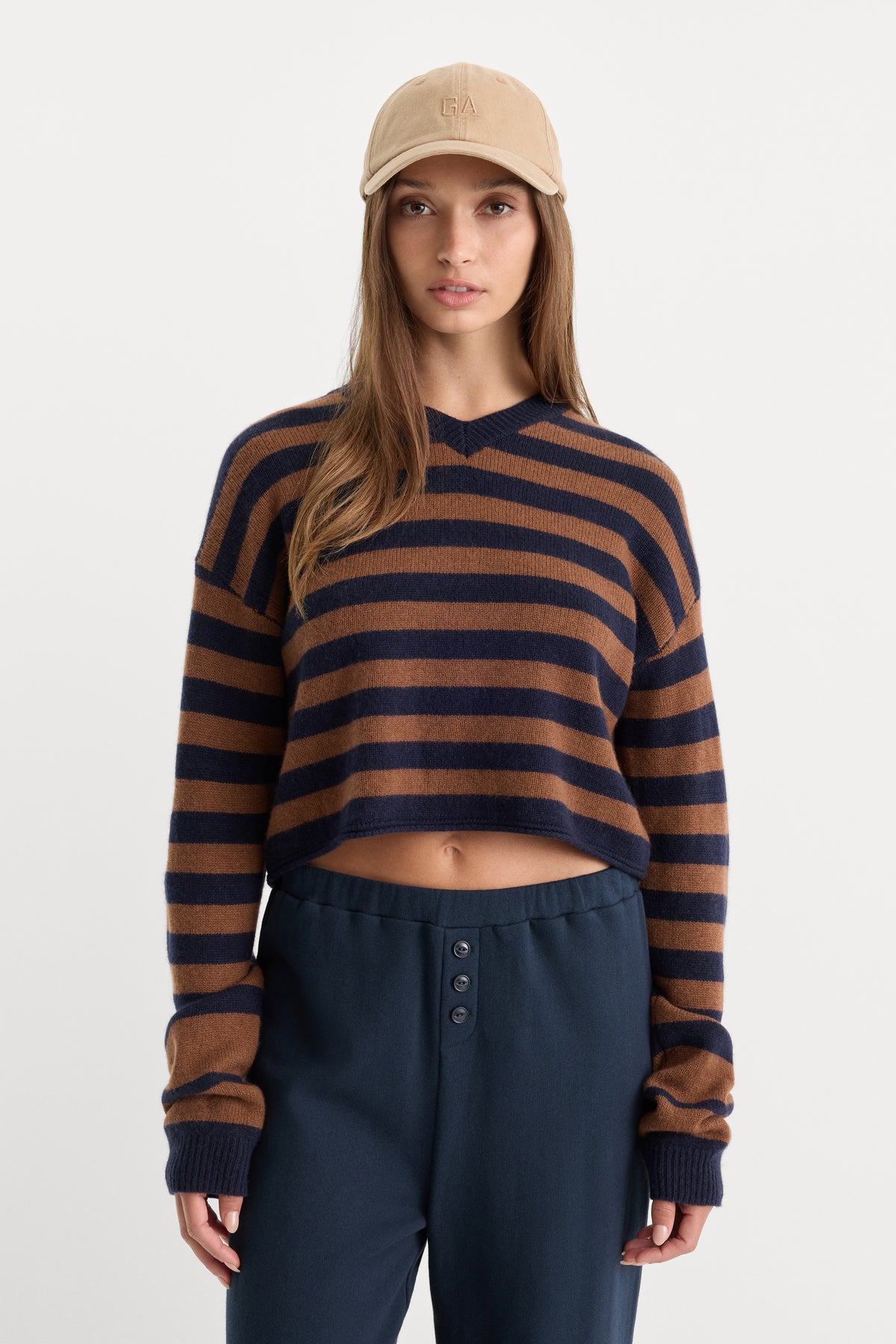 THE SHRUNKEN V NECK SWEATER | NAVY BRONZE STRIPE-3 | GOOD AMERICAN | MODEL_A