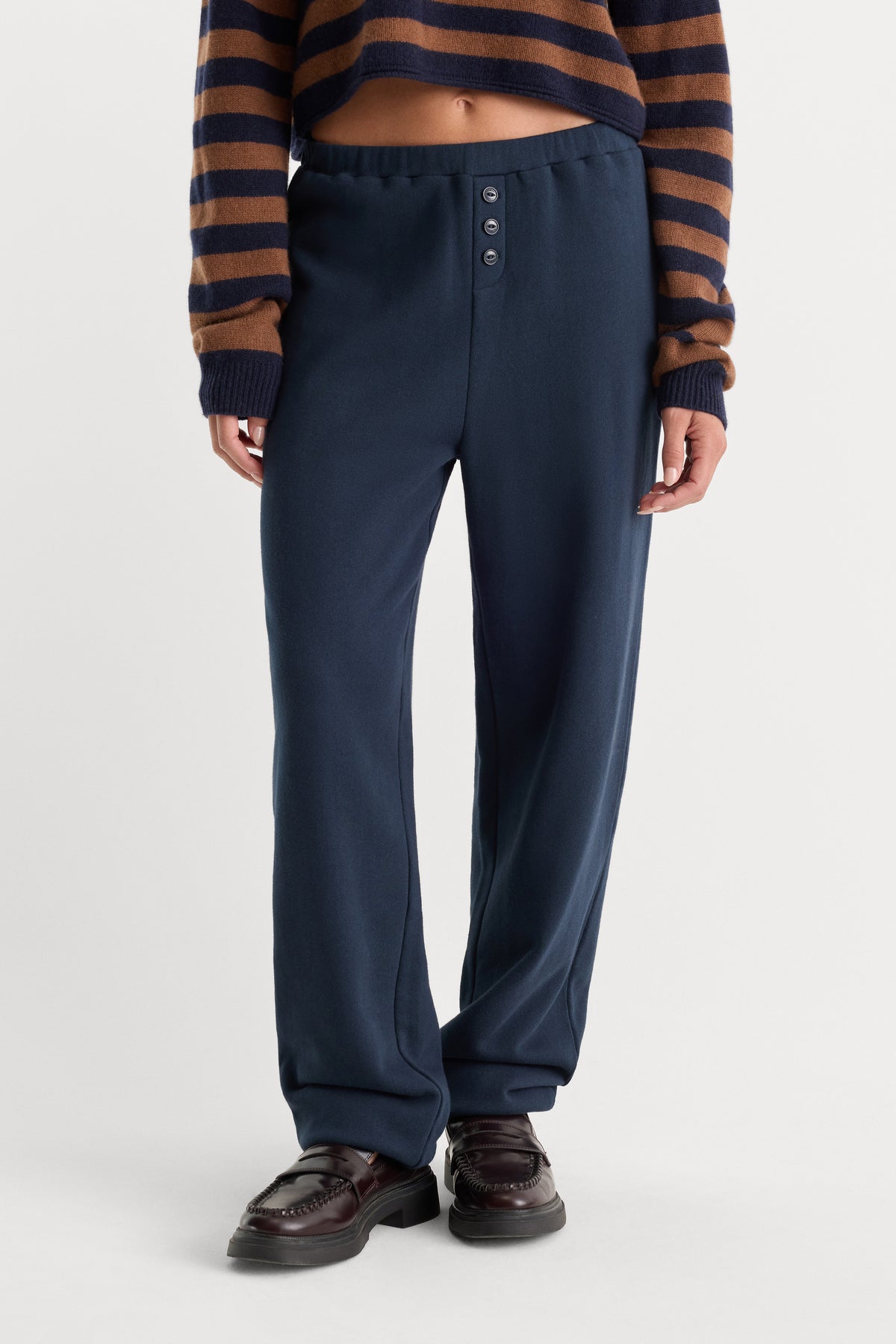 THE FRENCH TERRY BUTTON FRONT JOGGER | NEW NAVY002-5 | GOOD AMERICAN | MODEL_A