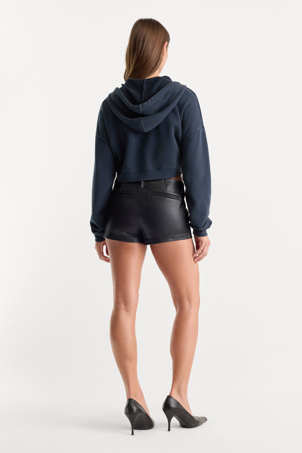 THE BETTER THAN LEATHER TROUSER SHORT | BLACK001-6 | GOOD AMERICAN | MODEL_A