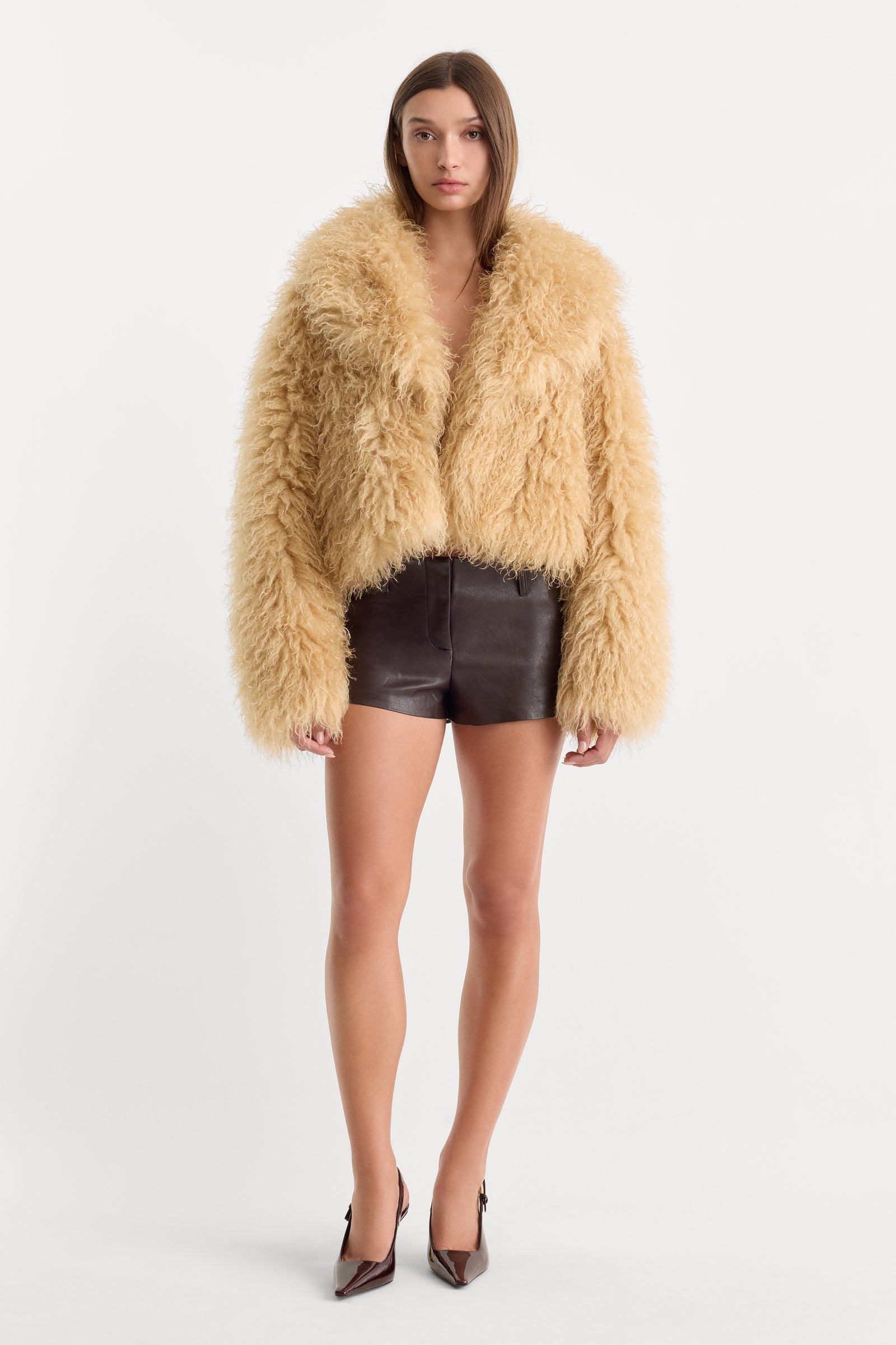 THE BETTER THAN LEATHER TROUSER SHORT | DEEP CHOCOLATE-3 | GOOD AMERICAN | MODEL