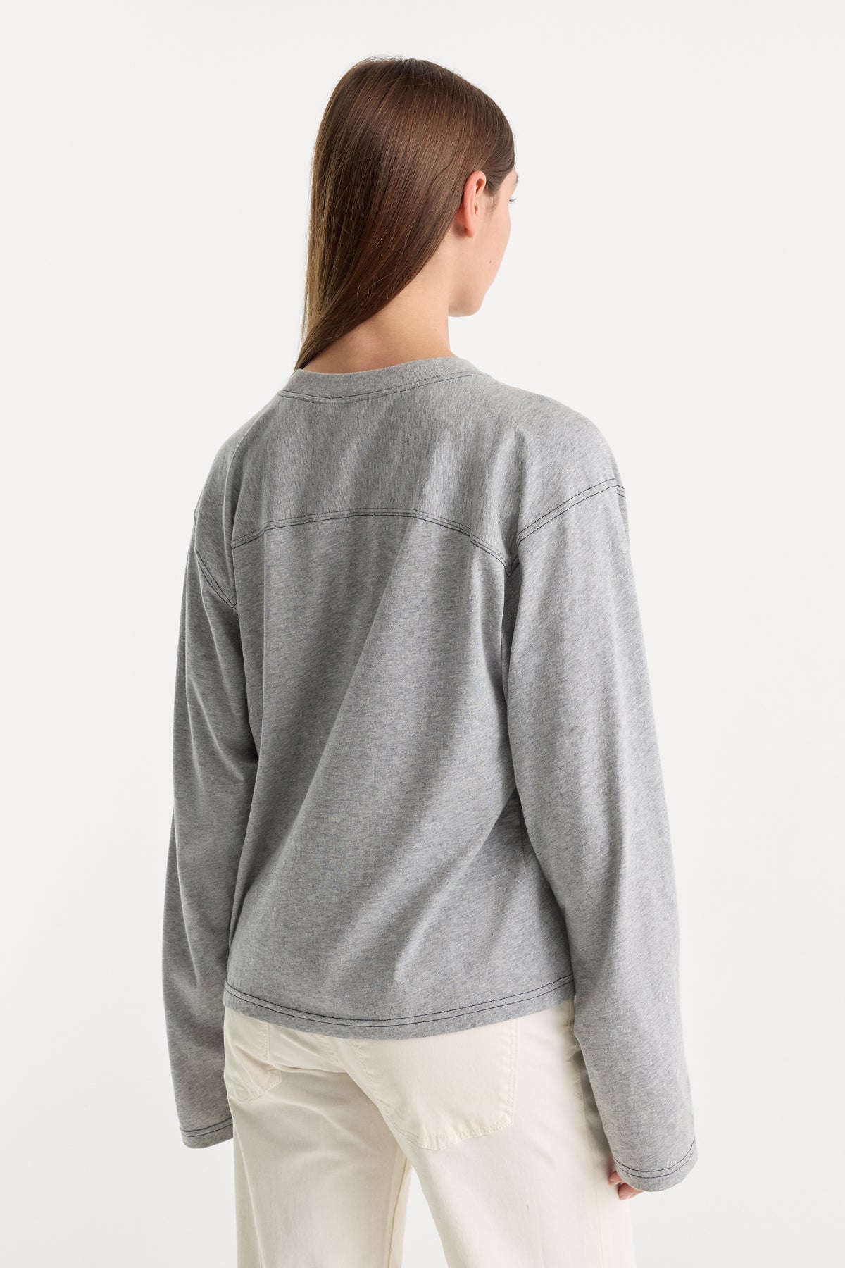 THE LONG SLEEVE GYM TEE | GREY MELANGE-5 | GOOD AMERICAN | MODEL