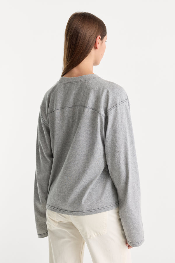 THE LONG SLEEVE GYM TEE | GREY MELANGE-5 | GOOD AMERICAN | MODEL