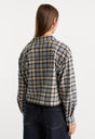 THE PATCH POCKET SHIRT | TAN PLAID-5 | GOOD AMERICAN | MODEL