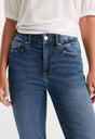ALWAYS FITS GOOD PETITE STRAIGHT JEANS | INDIGO571-4 | GOOD AMERICAN | MODEL