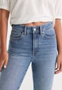 ALWAYS FITS GOOD CLASSIC BOOTCUT JEANS | INDIGO316-6 | GOOD AMERICAN | MODEL