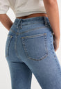 ALWAYS FITS GOOD CLASSIC BOOTCUT JEANS | INDIGO316-8 | GOOD AMERICAN | MODEL