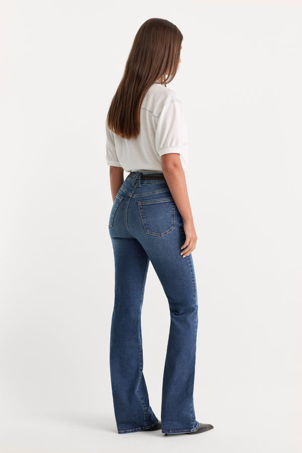 ALWAYS FITS GOOD PETITE BOOTCUT JEANS | INDIGO446