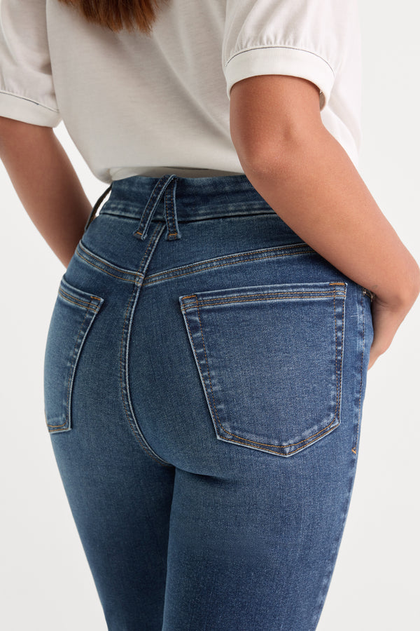 ALWAYS FITS GOOD PETITE BOOTCUT JEANS | INDIGO446