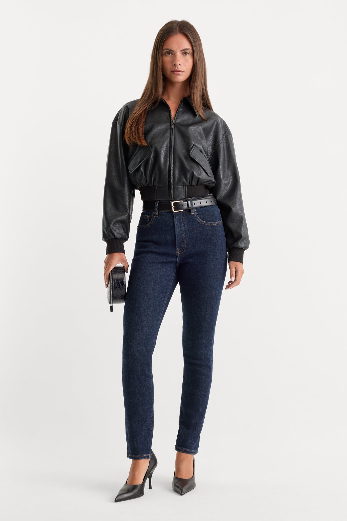 GOOD LEGS SKINNY JEANS | INDIGO1153-1 | GOOD AMERICAN | MODEL