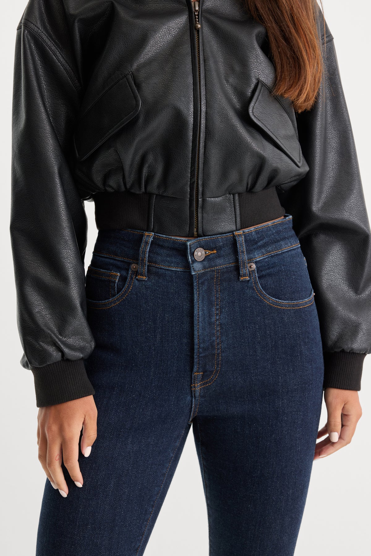 GOOD LEGS SKINNY JEANS | INDIGO1153-3 | GOOD AMERICAN | MODEL