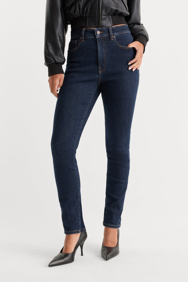 GOOD LEGS SKINNY JEANS | INDIGO1153-2 | GOOD AMERICAN | MODEL