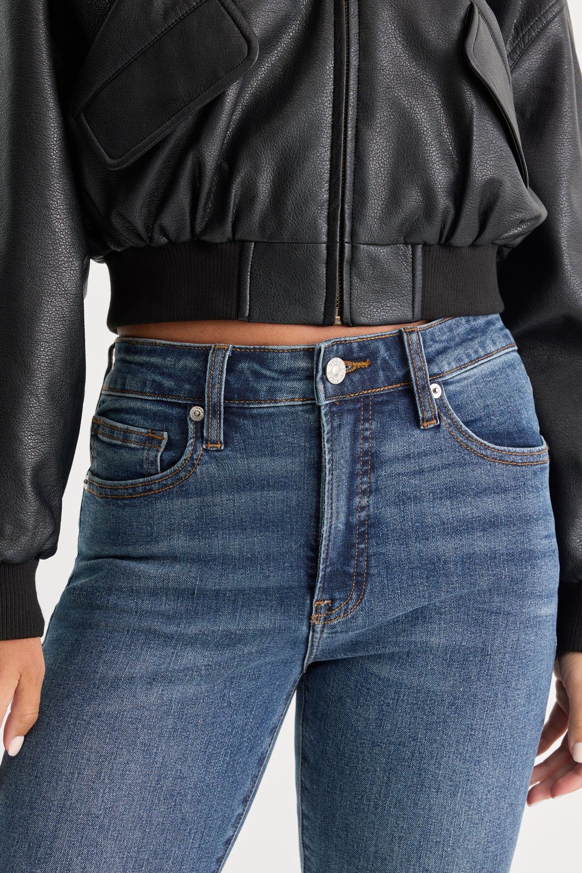 GOOD LEGS SKINNY JEANS | BLUE004-3 | GOOD AMERICAN | MODEL_A