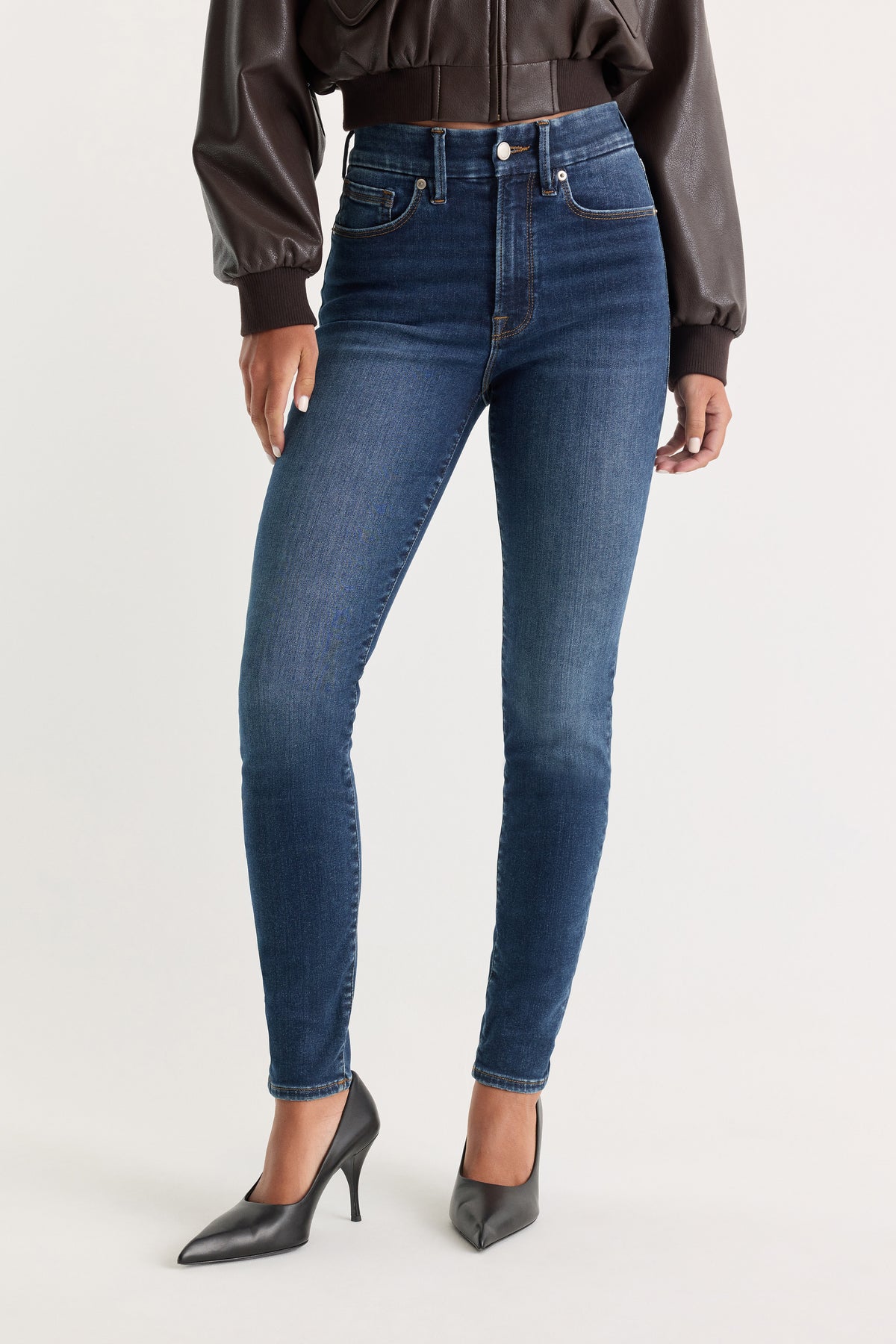 ALWAYS FITS GOOD LEGS SKINNY JEANS | INDIGO446-4 | GOOD AMERICAN | MODEL_A