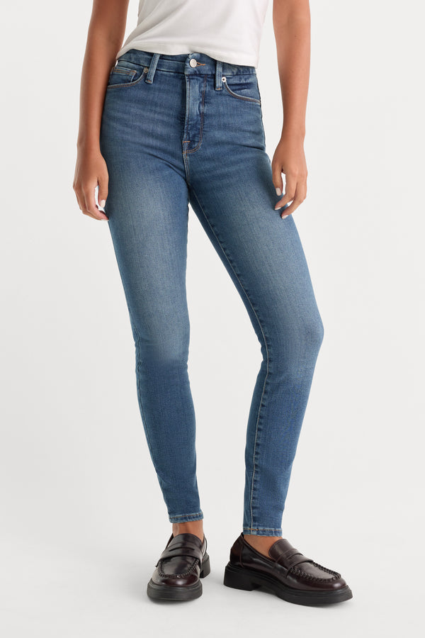 GOOD WAIST SKINNY COMPRESSION JEANS | INDIGO312-2 | GOOD AMERICAN | MODEL