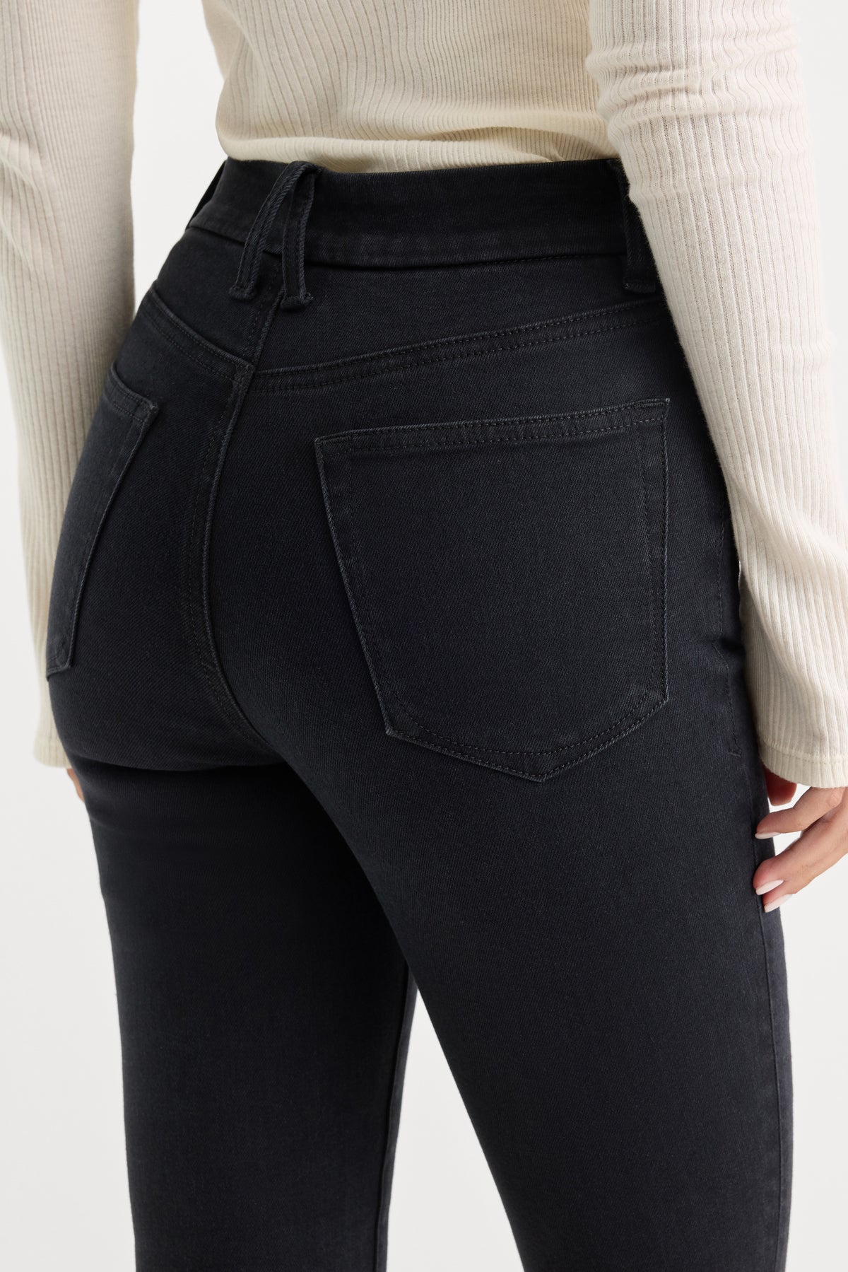 ALWAYS FITS GOOD LEGS SKINNY JEANS | BLACK165-7 | GOOD AMERICAN | MODEL_A
