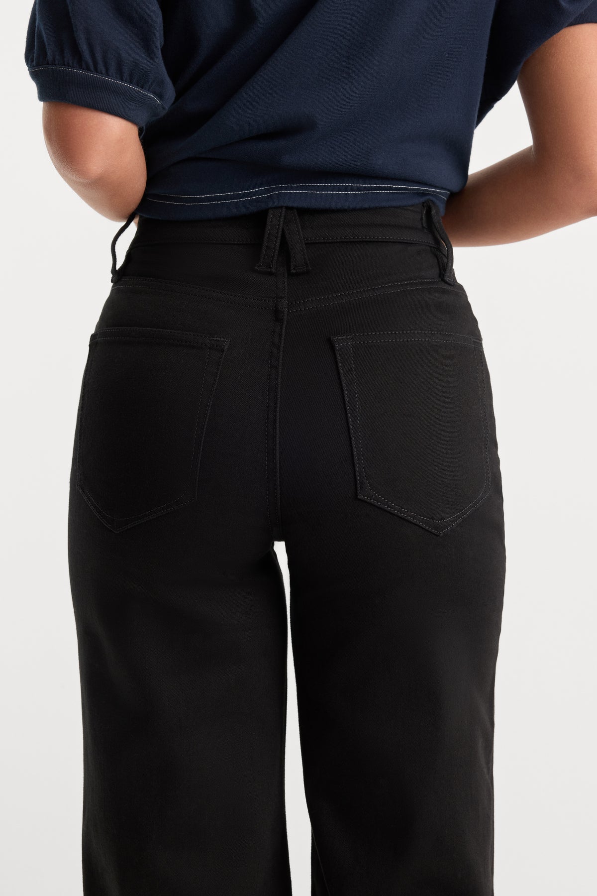 NEVER FADE GOOD WAIST PALAZZO JEANS | BLACK-6 | GOOD AMERICAN | MODEL