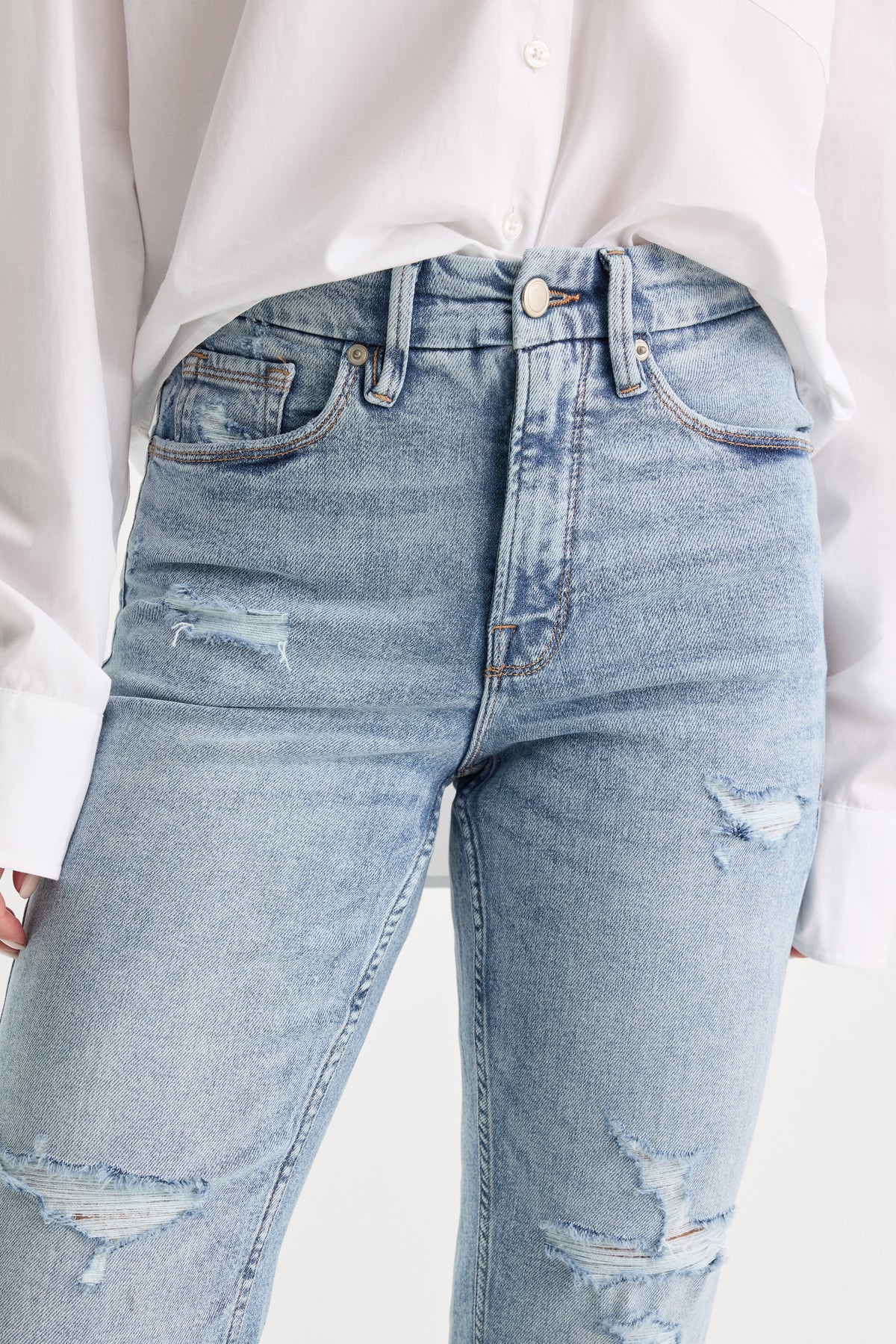 GOOD ICON STRAIGHT ANKLE JEANS | INDIGO1078-3 | GOOD AMERICAN | MODEL_A