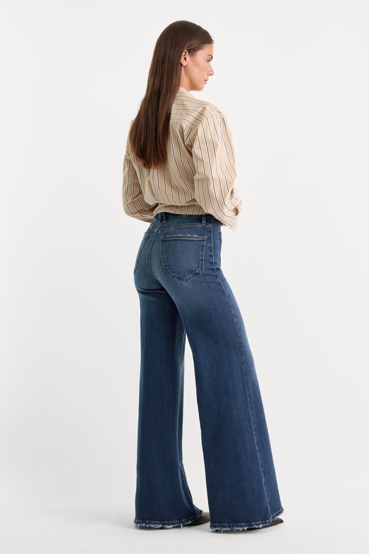 SOFT TECH PATCH POCKET GOOD WAIST PALAZZO JEANS | INDIGO511-3 | GOOD AMERICAN | MODEL_A