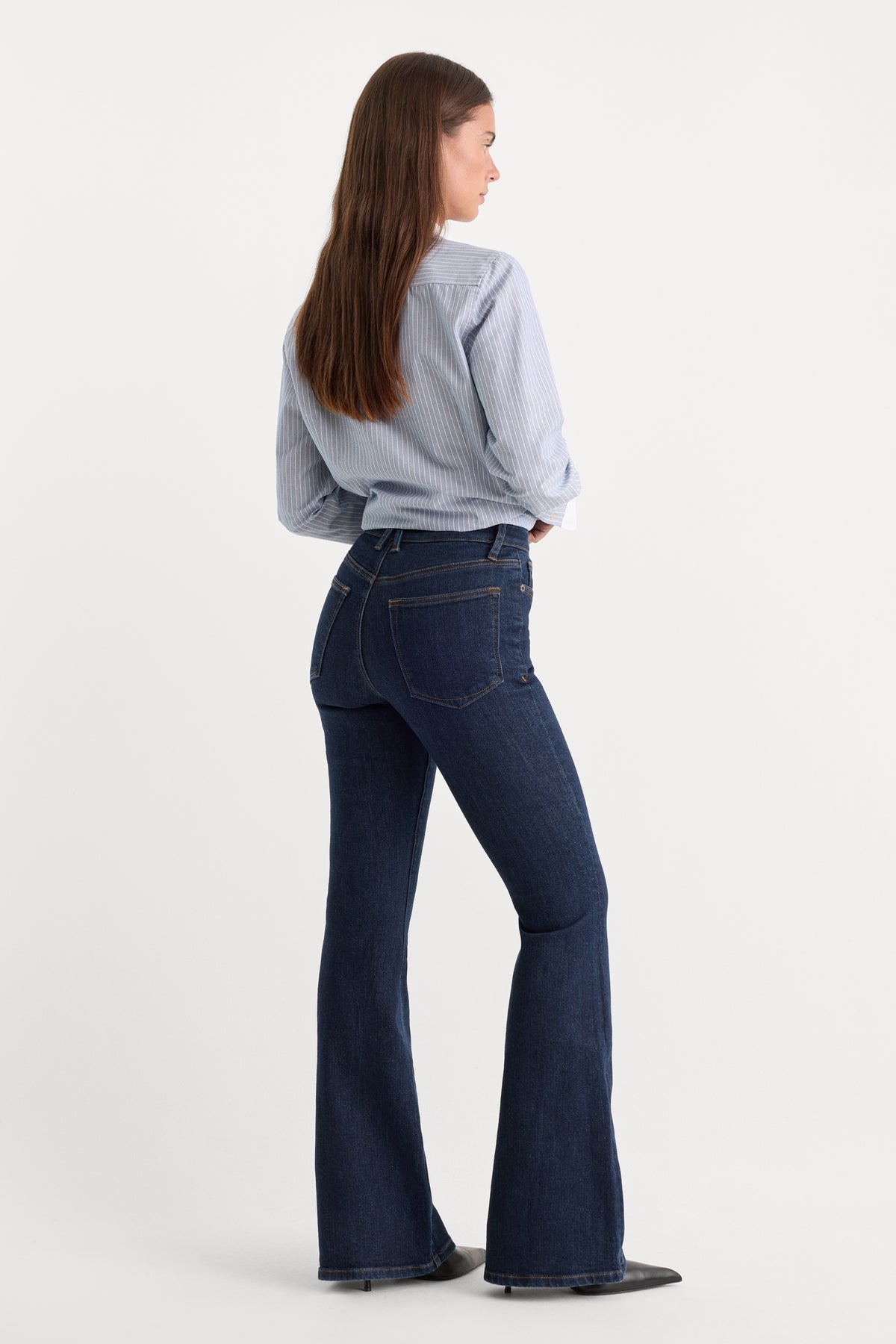 GOOD LEGS FLARE JEANS | INDIGO1153-6 | GOOD AMERICAN | MODEL_A
