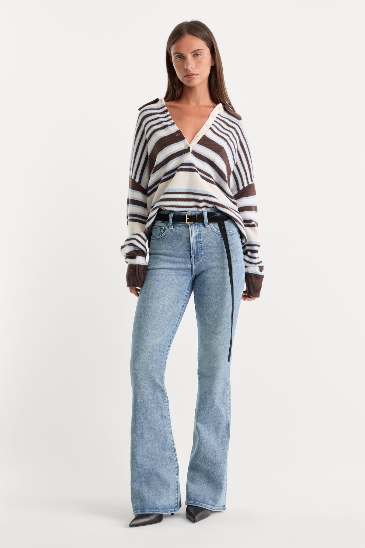 GOOD LEGS FLARE JEANS | INDIGO1154-1 | GOOD AMERICAN | MODEL_A
