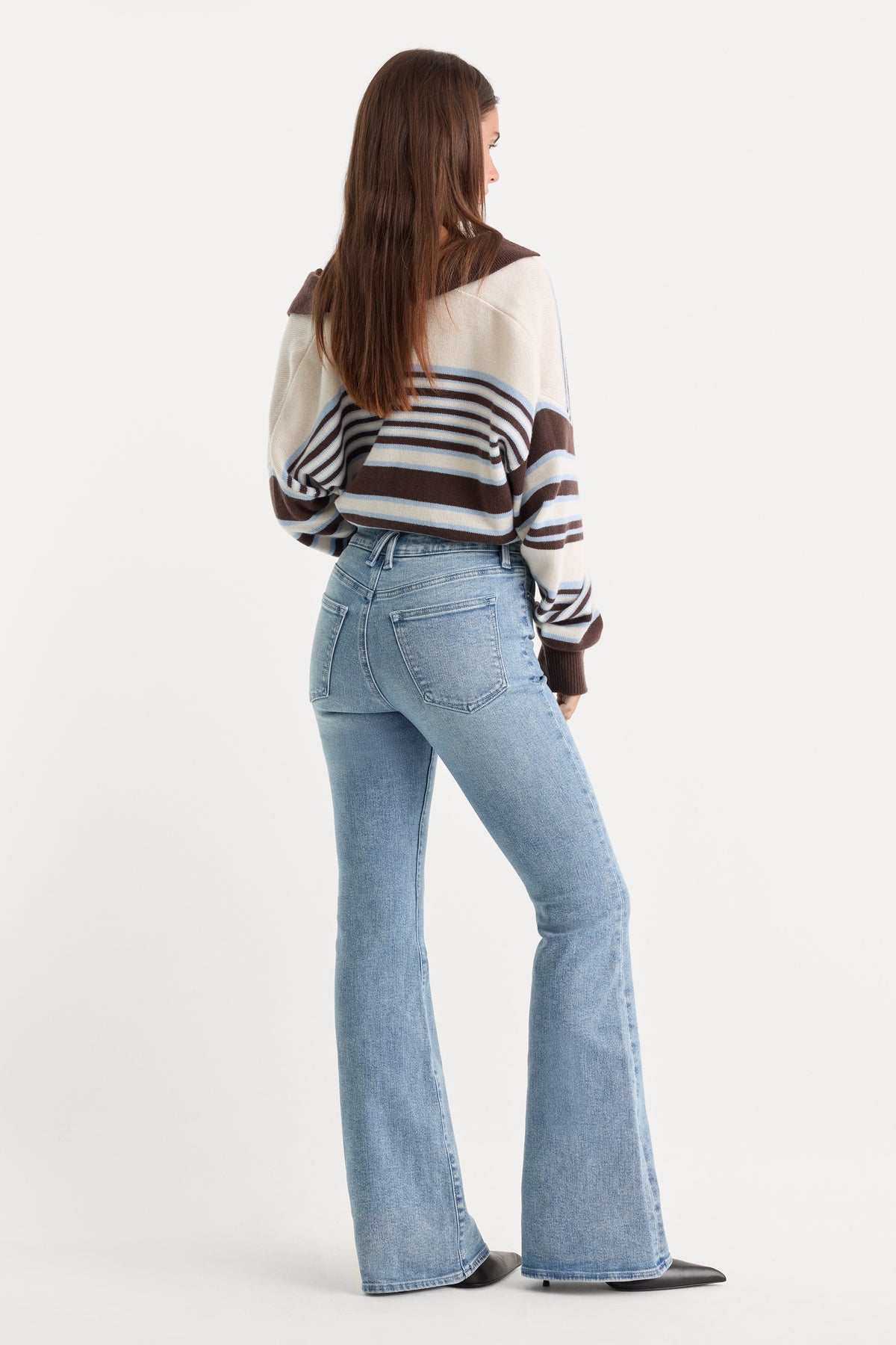 GOOD LEGS FLARE JEANS | INDIGO1154-5 | GOOD AMERICAN | MODEL_A