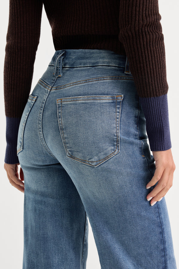 ALWAYS FITS PETITE SLIM PALAZZO JEANS | TAWNY-5 | GOOD AMERICAN | MODEL_A