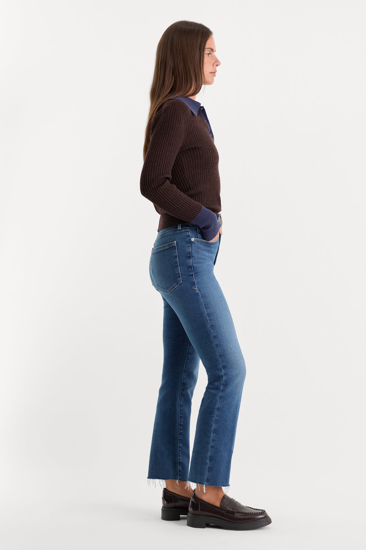 SOFT TECH GOOD LEGS STRAIGHT JEANS | INDIGO818-3 | GOOD AMERICAN | MODEL