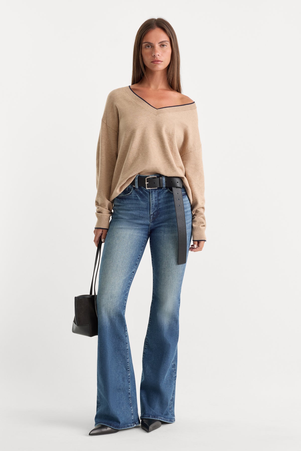 ALWAYS FITS GOOD LEGS FLARE JEANS | INDIGO1071-1 | GOOD AMERICAN | MODEL