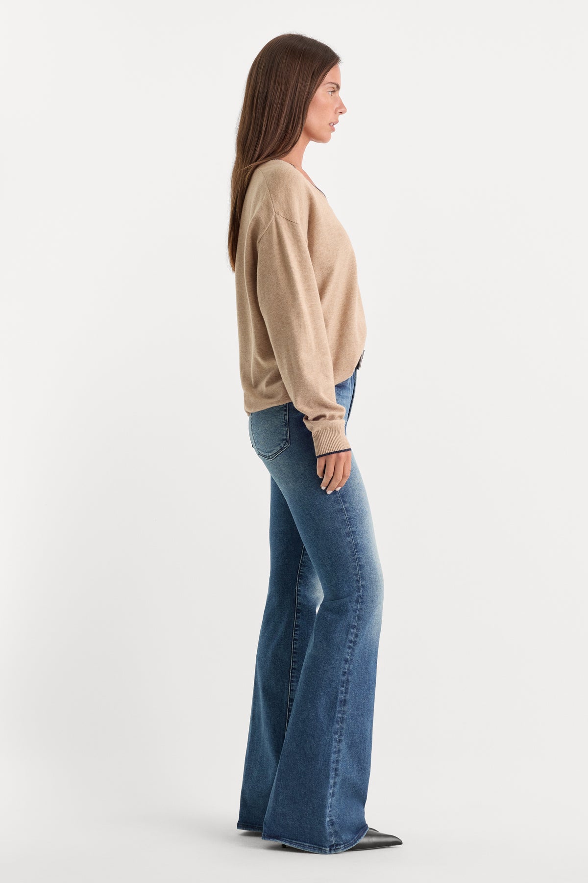 ALWAYS FITS GOOD LEGS FLARE JEANS | INDIGO1071-3 | GOOD AMERICAN | MODEL