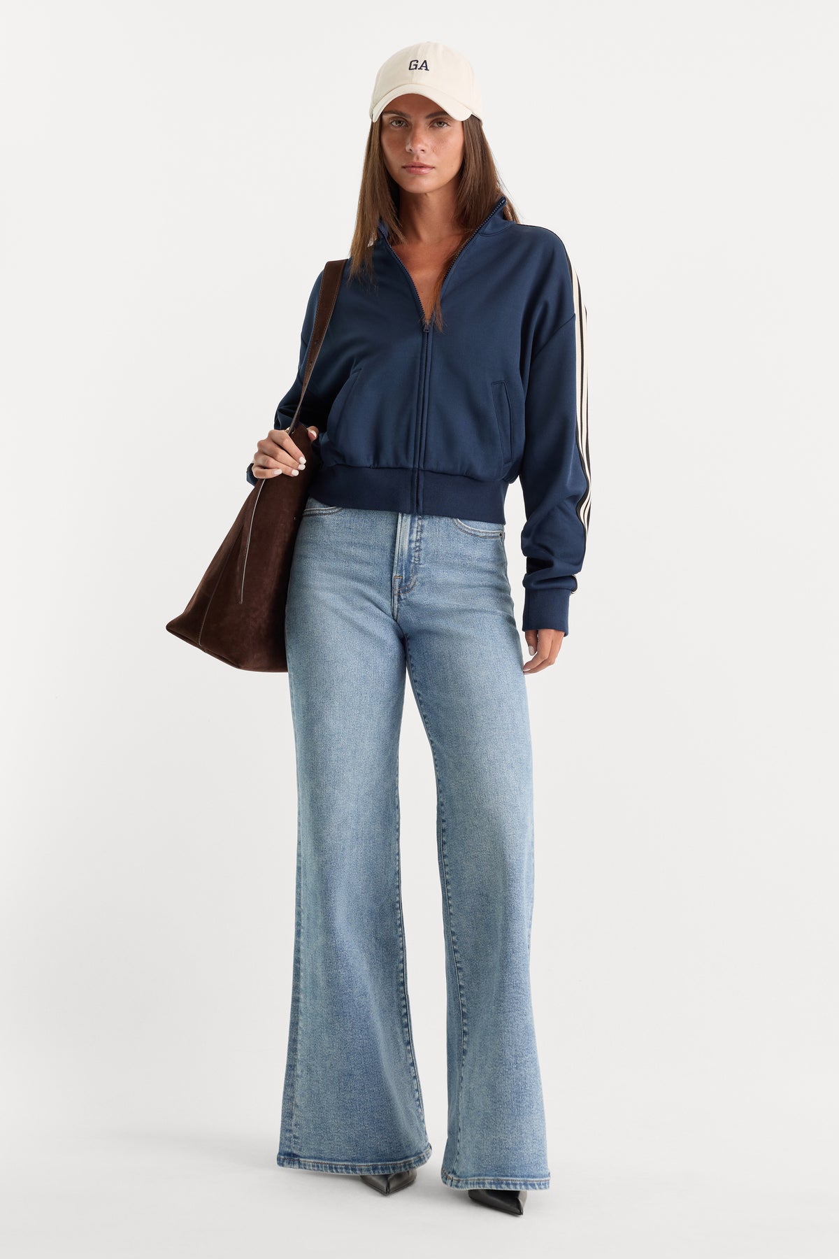 GOOD WAIST PALAZZO JEANS | INDIGO1154-1 | GOOD AMERICAN | MODEL_A