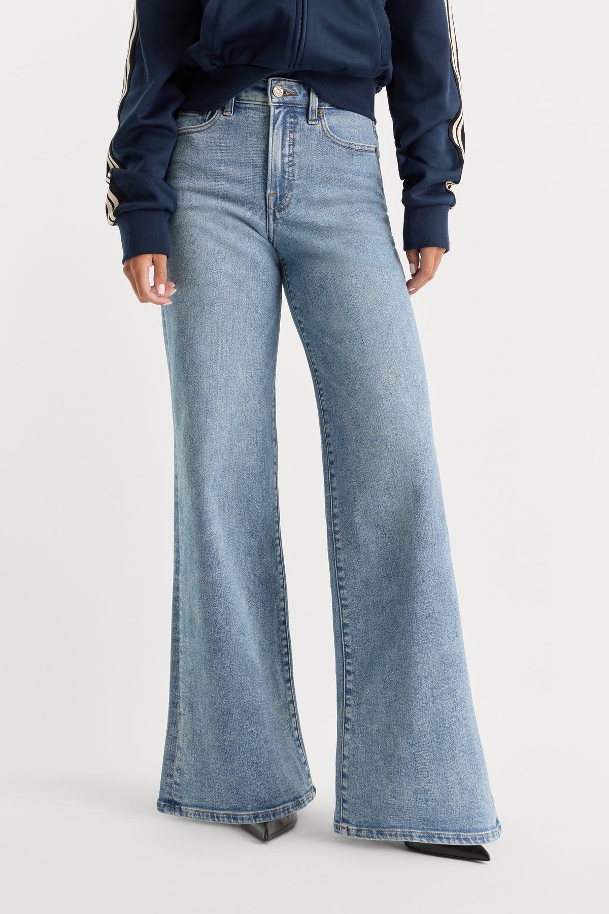 GOOD WAIST PALAZZO JEANS | INDIGO1154-2 | GOOD AMERICAN | MODEL_A