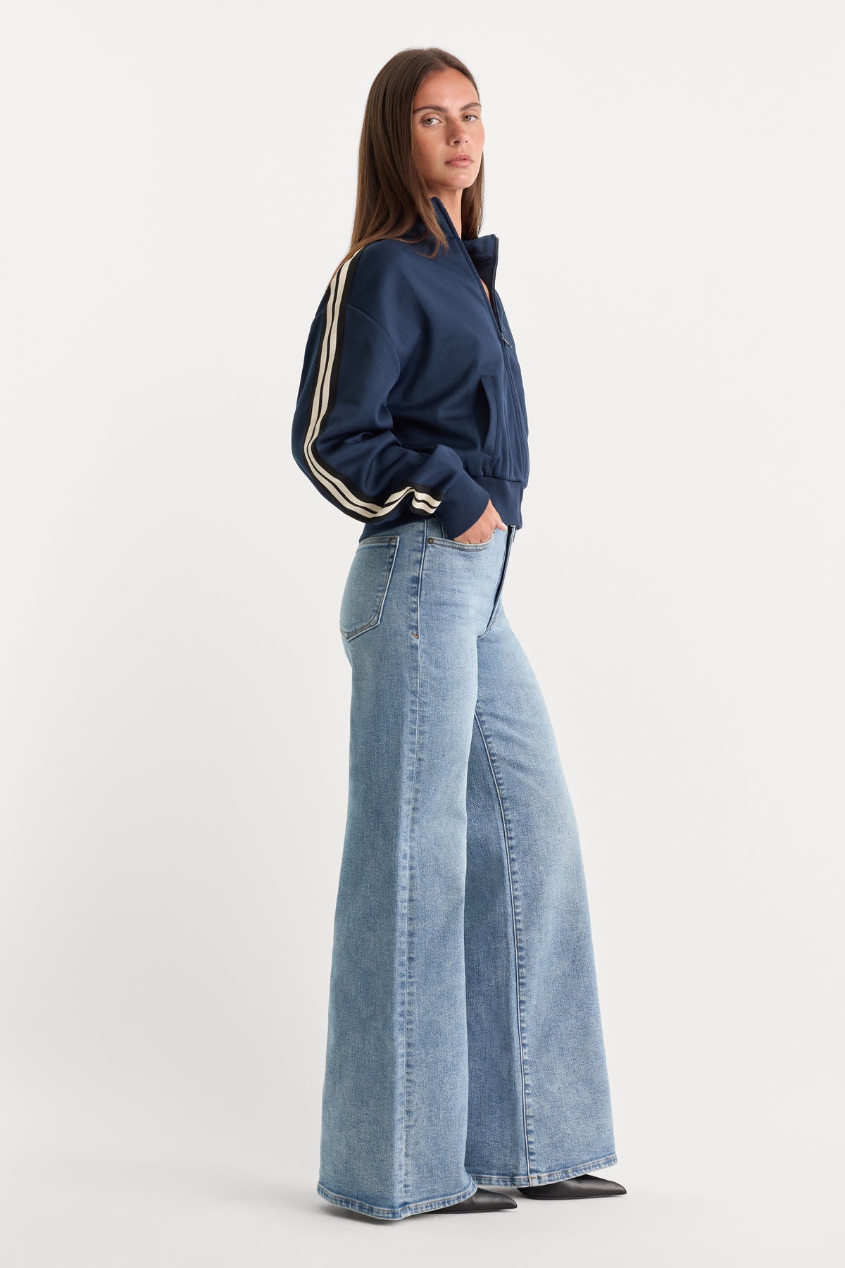 GOOD WAIST PALAZZO JEANS | INDIGO1154-4 | GOOD AMERICAN | MODEL_A
