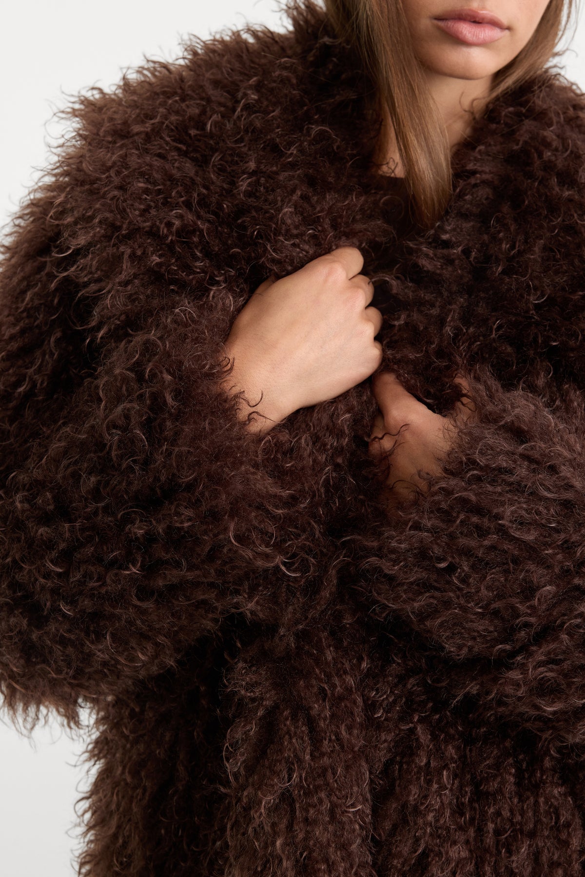 THE FAUX FUR LONG COAT | DEEP CHOCOLATE-2 | GOOD AMERICAN | MODEL_A