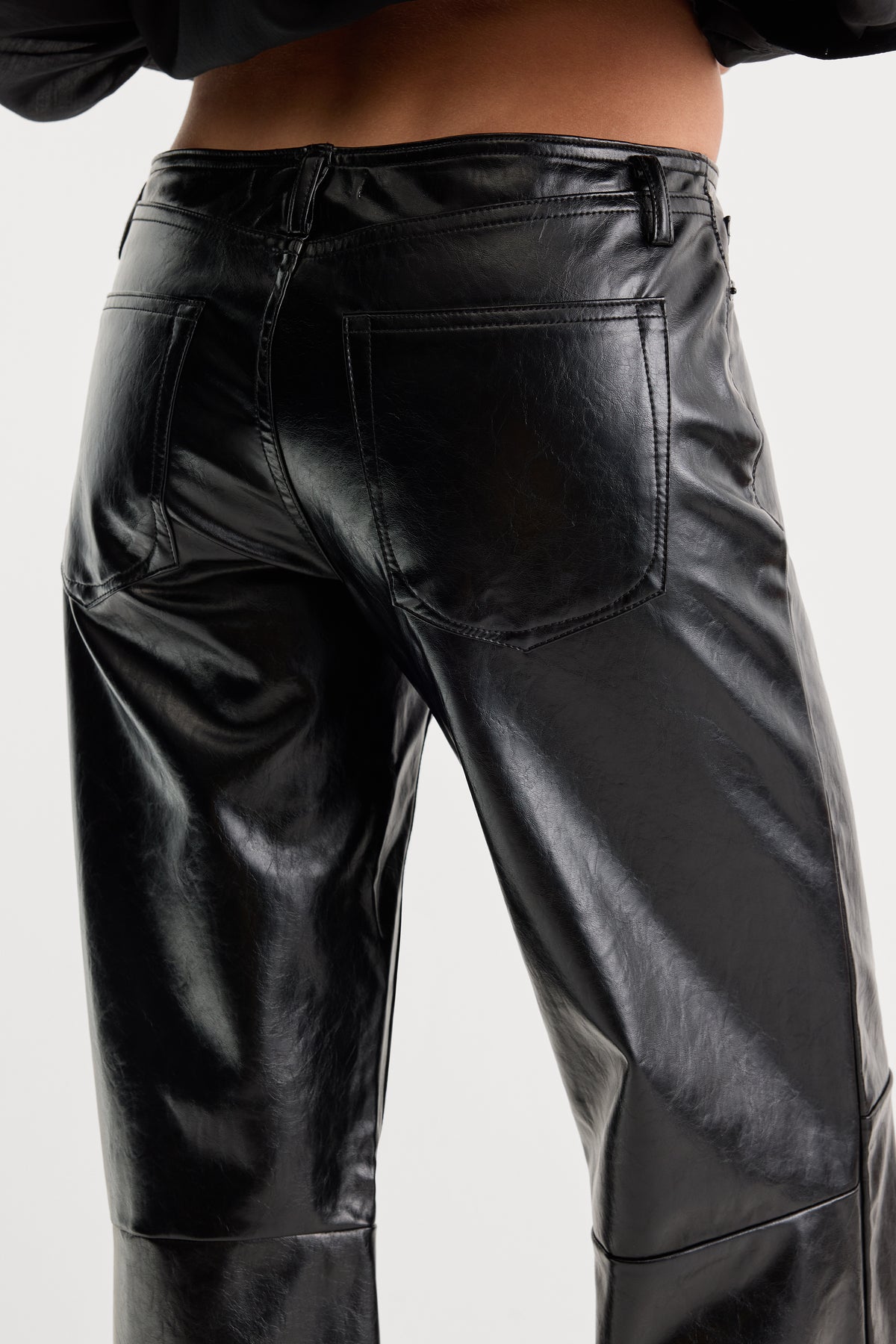 BETTER THAN LEATHER GHOST WAIST LOW LOOSE PANT | BLACK-6 | GOOD AMERICAN | MODEL_A