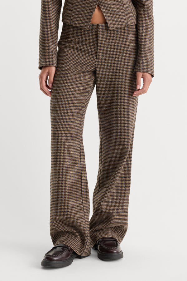 THE GHOST WAISTBAND TROUSER | BROWN MINI HOUNDSTOOTH-4 | GOOD AMERICAN | MODEL_A