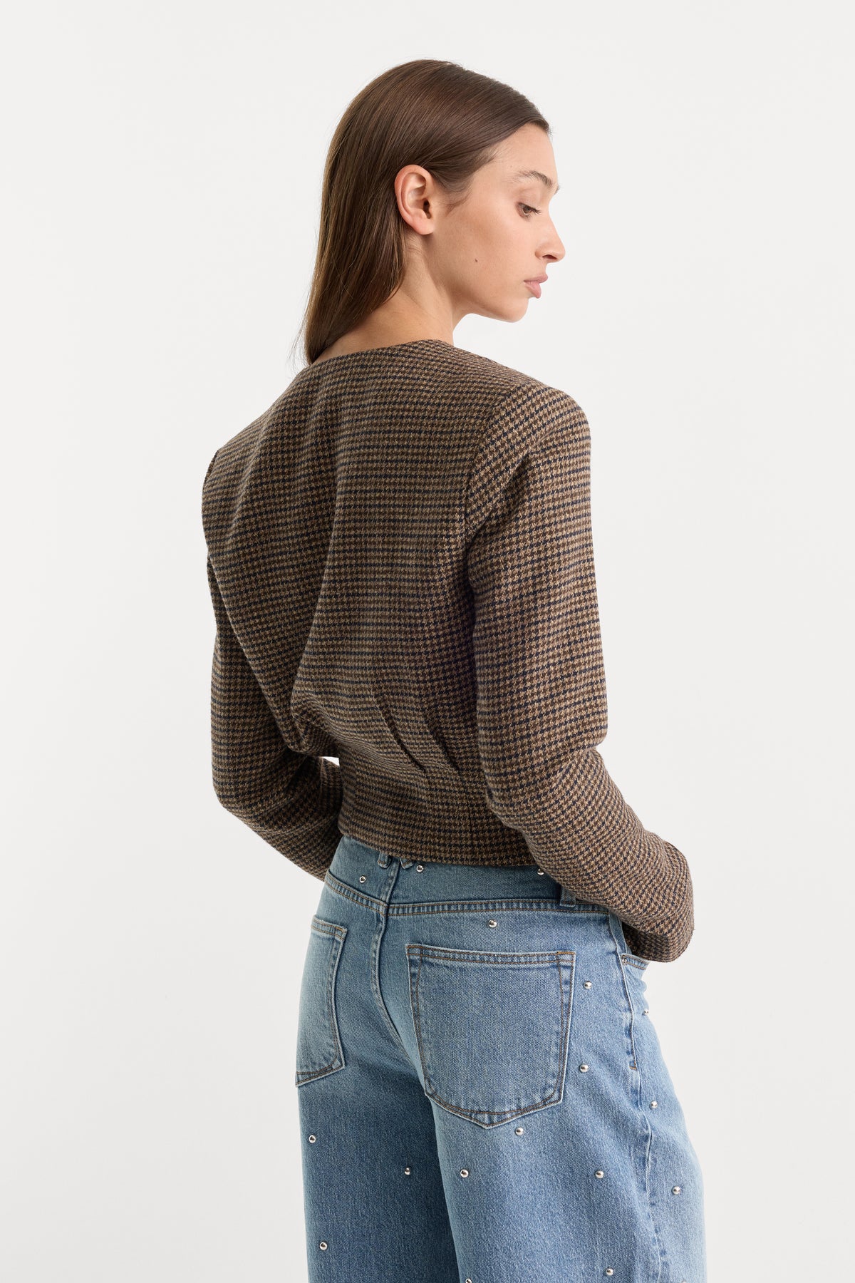 THE COLLARLESS BLAZER | BROWN MINI HOUNDSTOOTH-4 | GOOD AMERICAN | MODEL_A